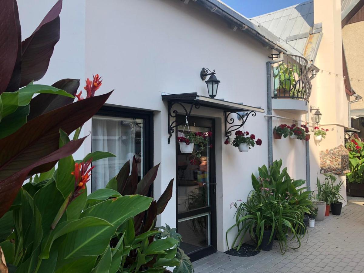Guest House Nika - Cottages And Rooms In The Heart Of Palanga City Center Exterior foto