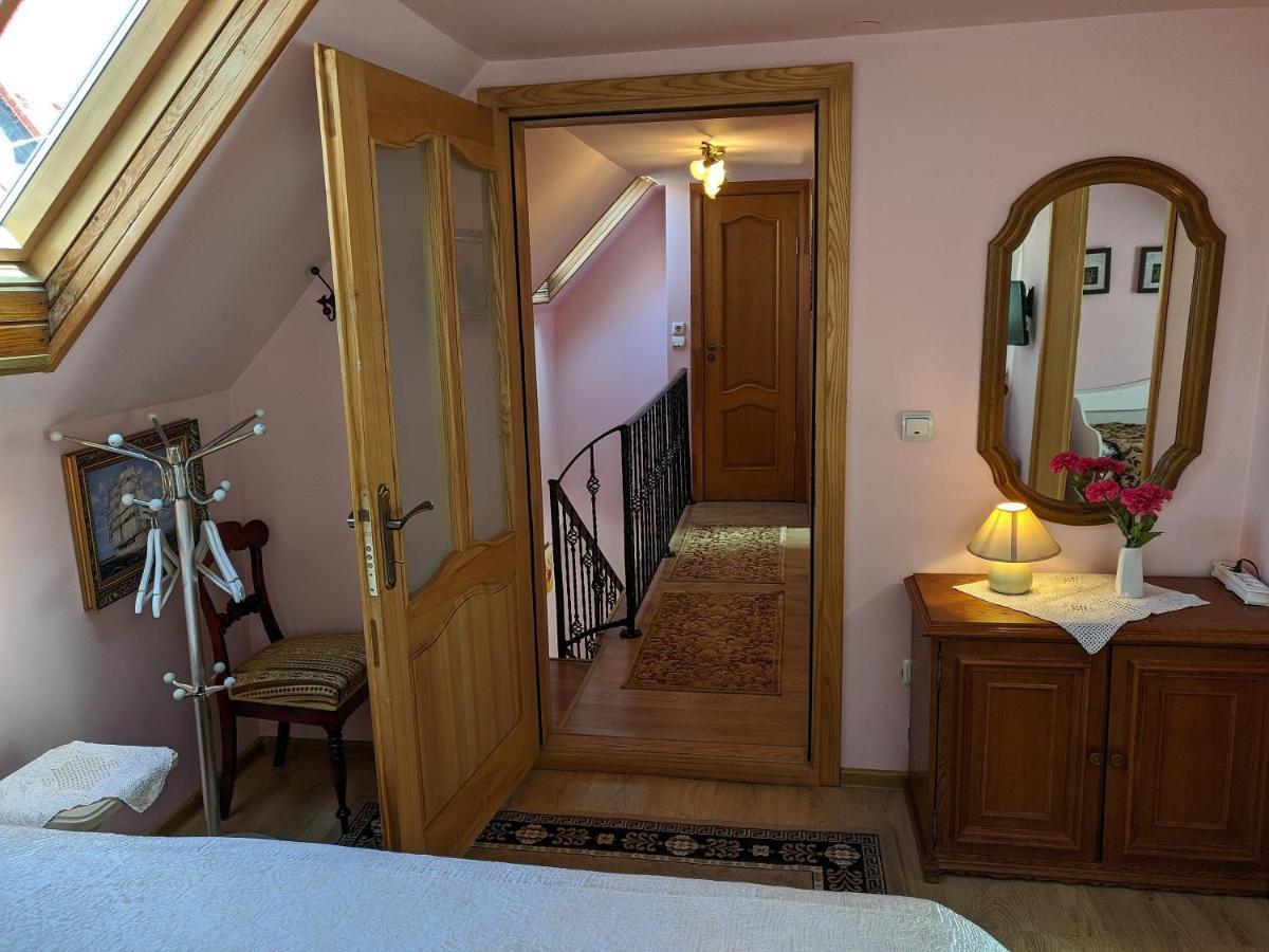Guest House Nika - Cottages And Rooms In The Heart Of Palanga City Center Exterior foto